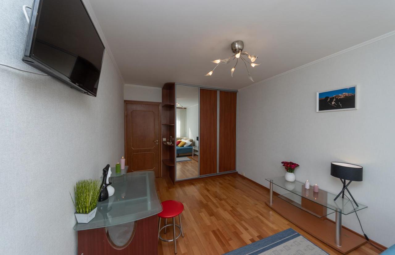 затишна в центрі оболоні м Apartment