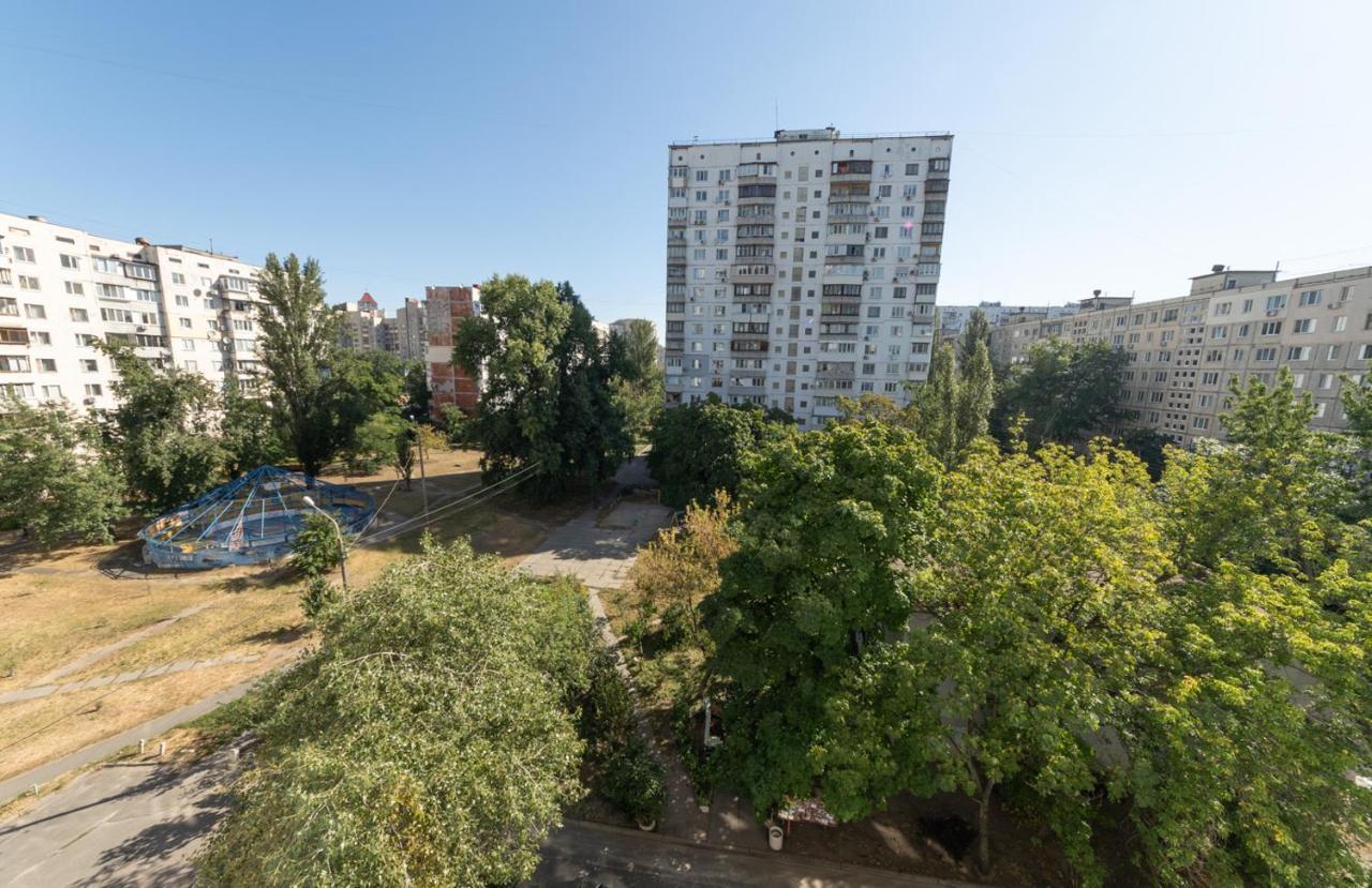 затишна в центрі оболоні м * Kyiv
